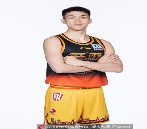 哈维精准助,亨里希斯妙,传助力德甲,米兰体育,米兰体育平台,米兰体育官网