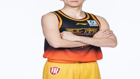 哈维精准助攻，亨里希斯妙传助力德甲胜利